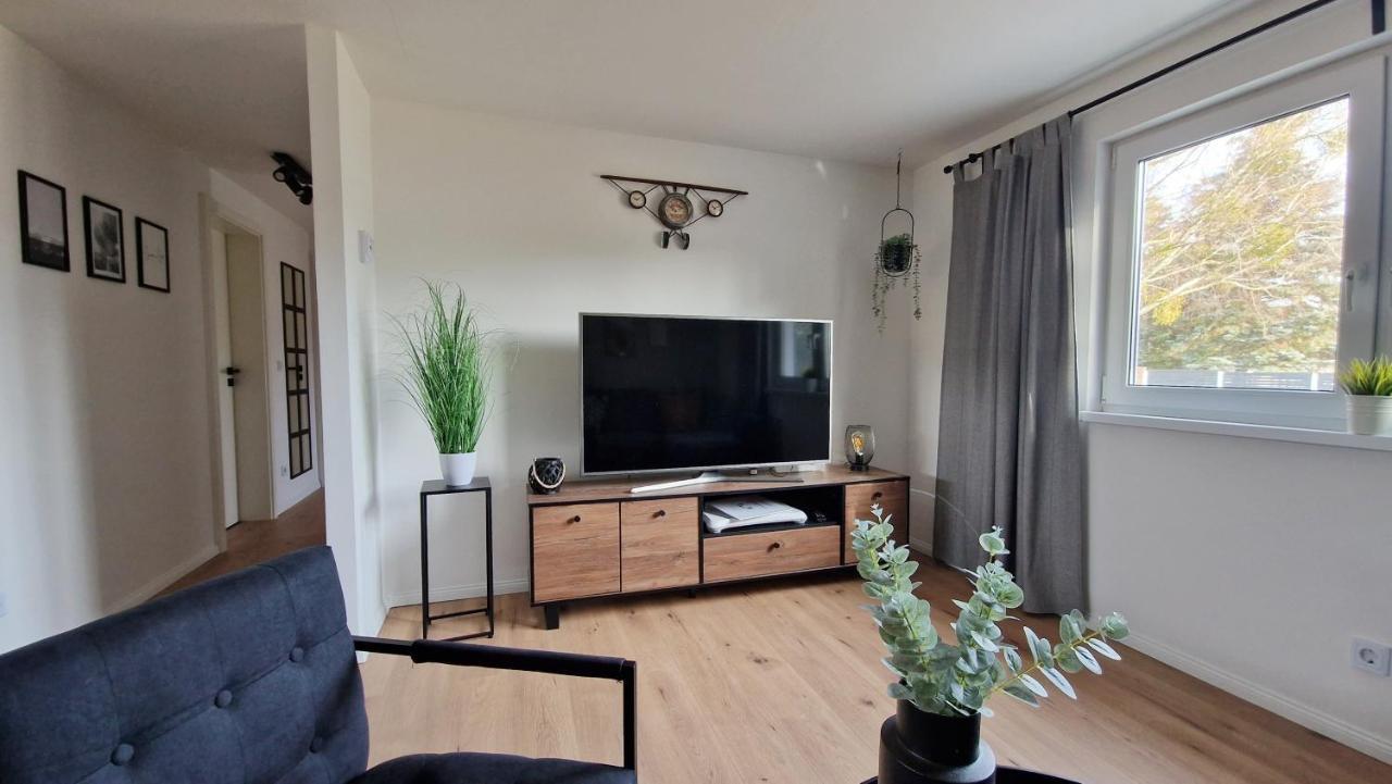 Ferienhaus Seeoase - 70Qm - Kamin -Terrassen - Parkplatz - Badestelle Fusslaeufig Joachimsthal Exterior foto